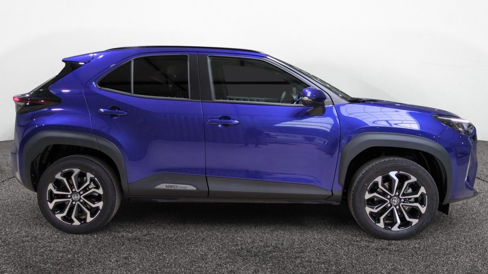 TOYOTA YARIS CROSS HYBRIDE 130H 2WD BVA DESIGN SUREQUIPE (RADARS AV-AR, SIÈGES CHAUFFANTS, ANGLES MORTS) – Image 3