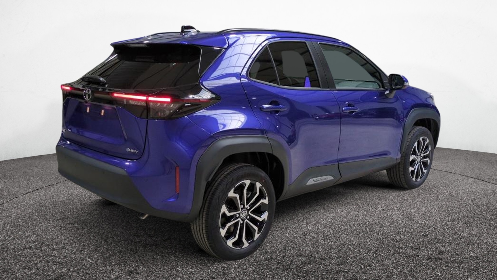TOYOTA YARIS CROSS HYBRIDE 130H 2WD BVA DESIGN SUREQUIPE (RADARS AV-AR, SIÈGES CHAUFFANTS, ANGLES MORTS) – Image 4
