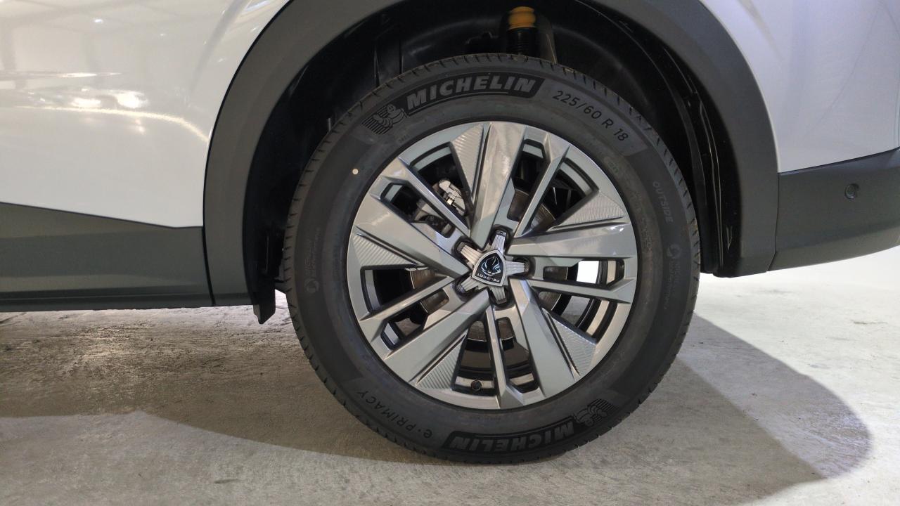 PEUGEOT 5008 HYBRID 145 BVA E-DCS6 7PL ALLURE SUREQUIPE – Image 7