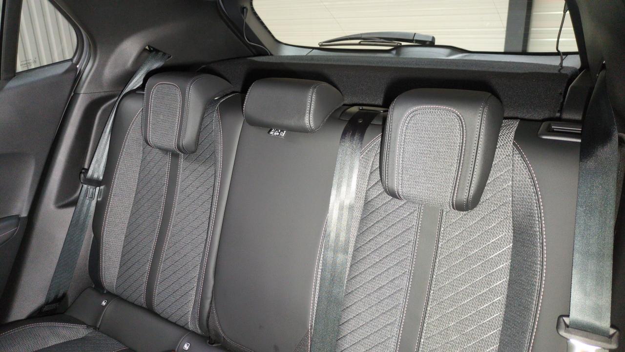 PEUGEOT 2008 HYBRID 145 CH BVA E-DCS6 ALLURE + PACK NAVIGATION & ACCESS + PACK VISION & DRIVE ASSIST PLUS – Image 7