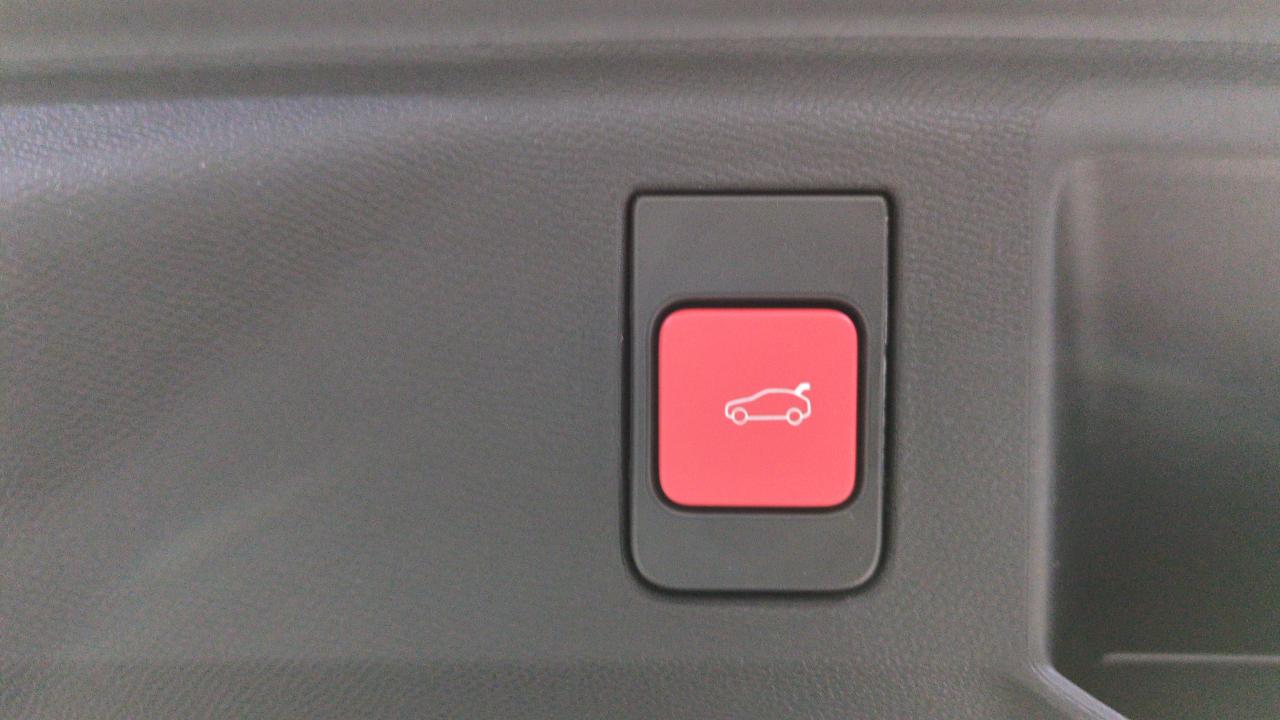 PEUGEOT 5008 HYBRID 145 BVA E-DCS6 7PL GT + PACK VISION 360 & DRIVE ASSIST PLUS + TOIT PANO – Image 7
